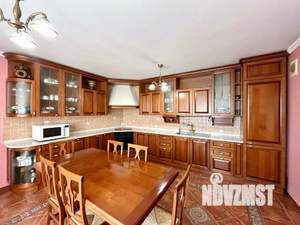 Таунхаус 337м², 2-этажный, участок 1 сот.