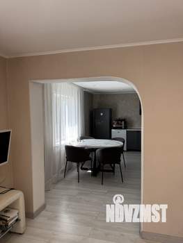 Коттедж 200м², 2-этажный, участок 7 сот.