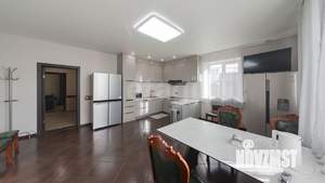 Дом 252м², 2-этажный, участок 6 сот.