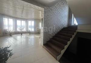 Дом 301м², 3-этажный, участок 12 сот.