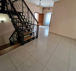 Дом 550м², 3-этажный, участок 6 сот.