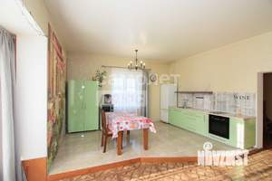 Дом 220м², 2-этажный, участок 10 сот.