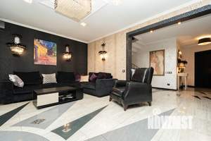 Коттедж 230м², 2-этажный, на длительный срок, 