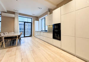 Дом 180м², 2-этажный, на длительный срок, 