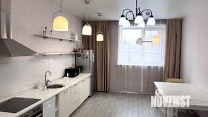 Коттедж 200м², 2-этажный, на длительный срок, 