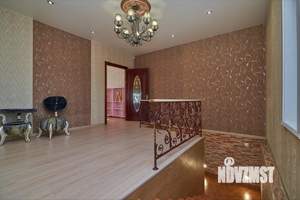 Коттедж 374м², 3-этажный, участок 9 сот.  