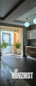 Таунхаус 229м², 3-этажный, участок 12 сот.  