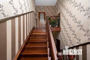 Коттедж 460м², 3-этажный, участок 8 сот.  