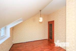 Дом 200м², 2-этажный, участок 10 сот.  