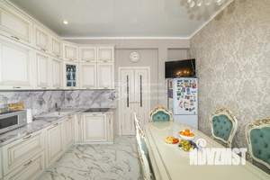 Коттедж 175м², 2-этажный, участок 6 сот.  