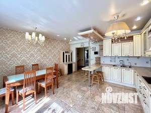 Дом 268м², 3-этажный, участок 3 сот.  