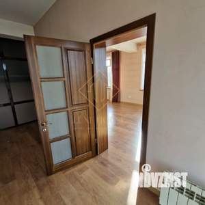 Коттедж 550м², 3-этажный, участок 6 сот.  