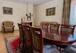 Дом 210м², 2-этажный, участок 10 сот.  