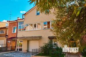 Таунхаус 185м², 2-этажный, участок 2 сот.  