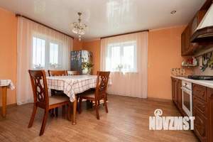 Коттедж 263м², 2-этажный, участок 15 сот.  