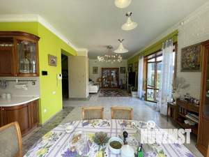 Коттедж 290м², 2-этажный, участок 25 сот.  