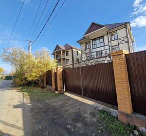 Дом 550м², 3-этажный, участок 6 сот.  