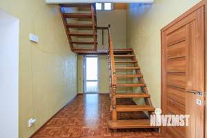 Дом 200м², 2-этажный, участок 10 сот.  