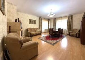 Дом 210м², 2-этажный, участок 10 сот.  