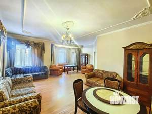 Коттедж 534м², 3-этажный, участок 18 сот.  