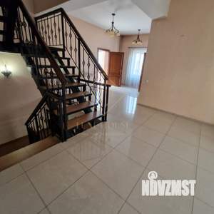 Коттедж 550м², 3-этажный, участок 6 сот.  
