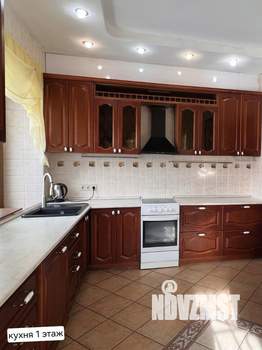 Коттедж 350м², 3-этажный, участок 16 сот.  