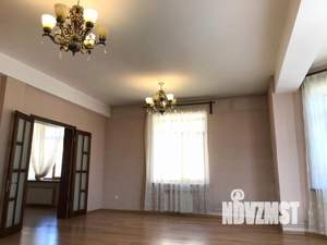 Коттедж 650м², 3-этажный, участок 6 сот.  