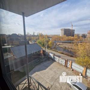 Коттедж 550м², 3-этажный, участок 6 сот.  