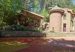 Дом 678м², 2-этажный, участок 20 сот.  