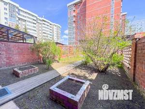 Таунхаус 275м², 6-этажный, участок 1 сот.  