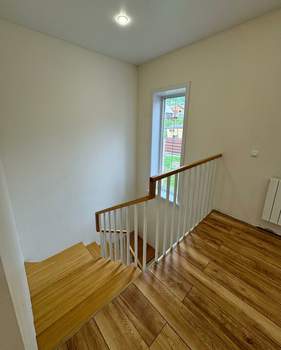 Дом 180м², 2-этажный, участок 9 сот.  