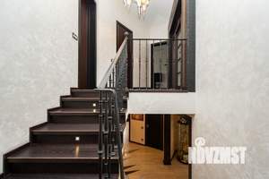 Коттедж 302м&sup2;, 2-этажный, участок 1 сот.  