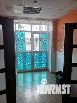 Коттедж 273м², 3-этажный, участок 6 сот.  