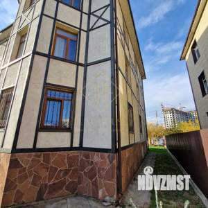 Коттедж 550м², 3-этажный, участок 6 сот.  