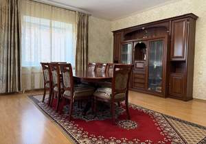 Дом 210м², 2-этажный, участок 10 сот.  