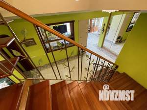 Коттедж 290м², 2-этажный, участок 25 сот.  