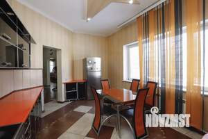 Дом 500м², 2-этажный, участок 18 сот.  