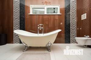 Коттедж 302м&sup2;, 2-этажный, участок 1 сот.  