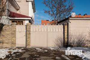 Дом 280м&sup2;, 3-этажный, участок 8 сот.  