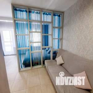 Студия квартира, посуточно, 38м2, 2/9 этаж