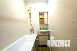 2-к квартира, посуточно, 48м2, 9/16 этаж