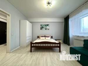 Студия квартира, посуточно, 35м2, 2/9 этаж