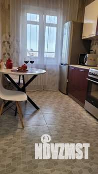 1-к квартира, посуточно, 40м2, 15/18 этаж