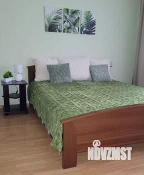 1-к квартира, посуточно, 42м2, 2/10 этаж