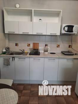 Студия квартира, посуточно, 42м2, 3/9 этаж