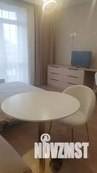 Студия квартира, посуточно, 30м2, 6/18 этаж