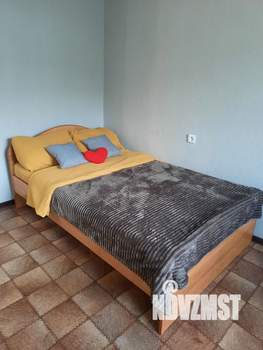 Студия квартира, посуточно, 42м2, 3/9 этаж