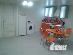 Студия квартира, посуточно, 44м2, 2/4 этаж