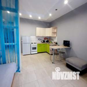 Студия квартира, посуточно, 38м2, 2/9 этаж