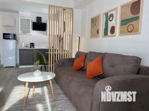 Студия квартира, посуточно, 38м2, 2/9 этаж